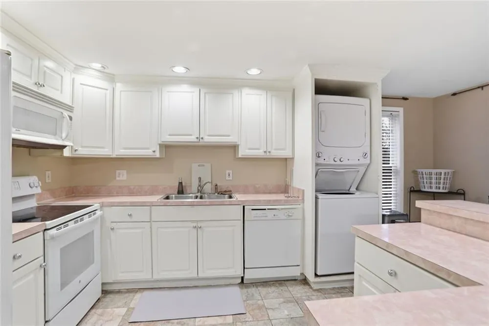 632 Grande View Stone Mountain, GA 30087