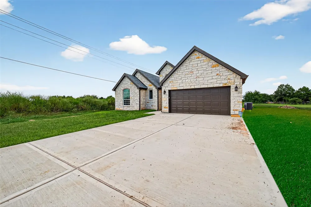 501 Oleander Street Prairie View, TX 77484