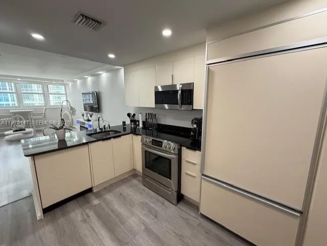 10275 Collins Ave #PH 1505 Bal Harbour, FL 33154