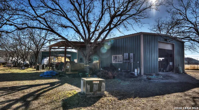 429 Johnny Seibert Ln Leakey, TX 78873