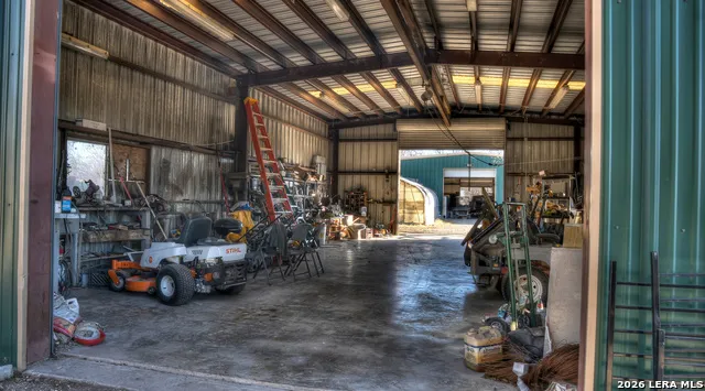 429 Johnny Seibert Ln Leakey, TX 78873