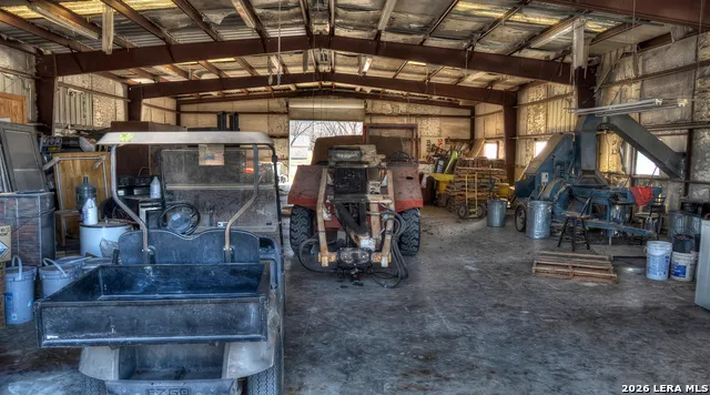 429 Johnny Seibert Ln Leakey, TX 78873