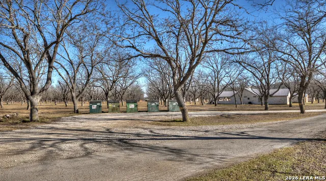429 Johnny Seibert Ln Leakey, TX 78873