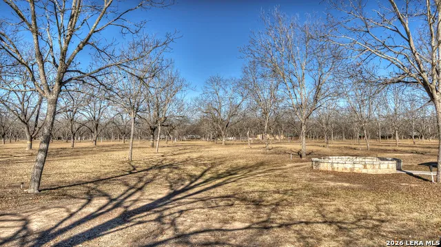 429 Johnny Seibert Ln Leakey, TX 78873
