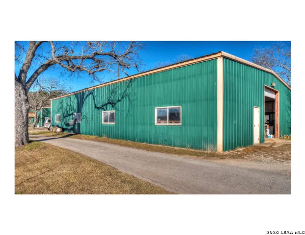 429 Johnny Seibert Ln Leakey, TX 78873