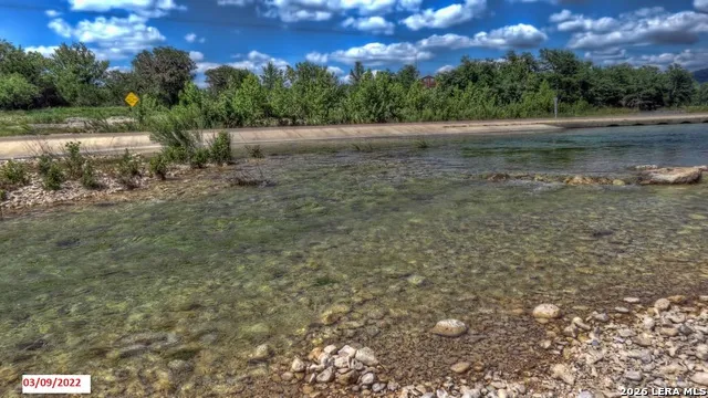 429 Johnny Seibert Ln Leakey, TX 78873