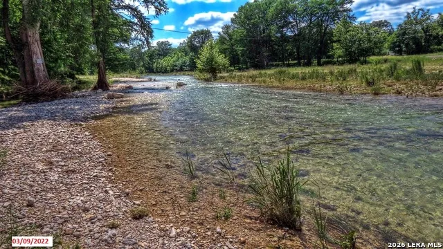 429 Johnny Seibert Ln Leakey, TX 78873