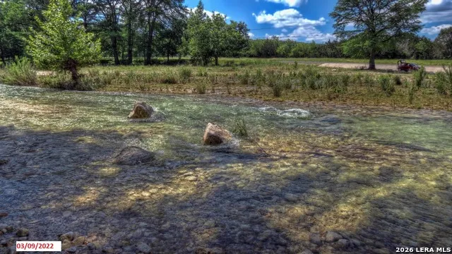 429 Johnny Seibert Ln Leakey, TX 78873