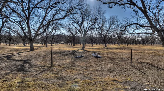 429 Johnny Seibert Ln Leakey, TX 78873