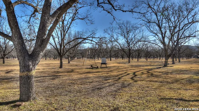 429 Johnny Seibert Ln Leakey, TX 78873