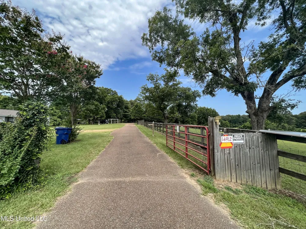 14912 Ms 35 Batesville, MS 38606