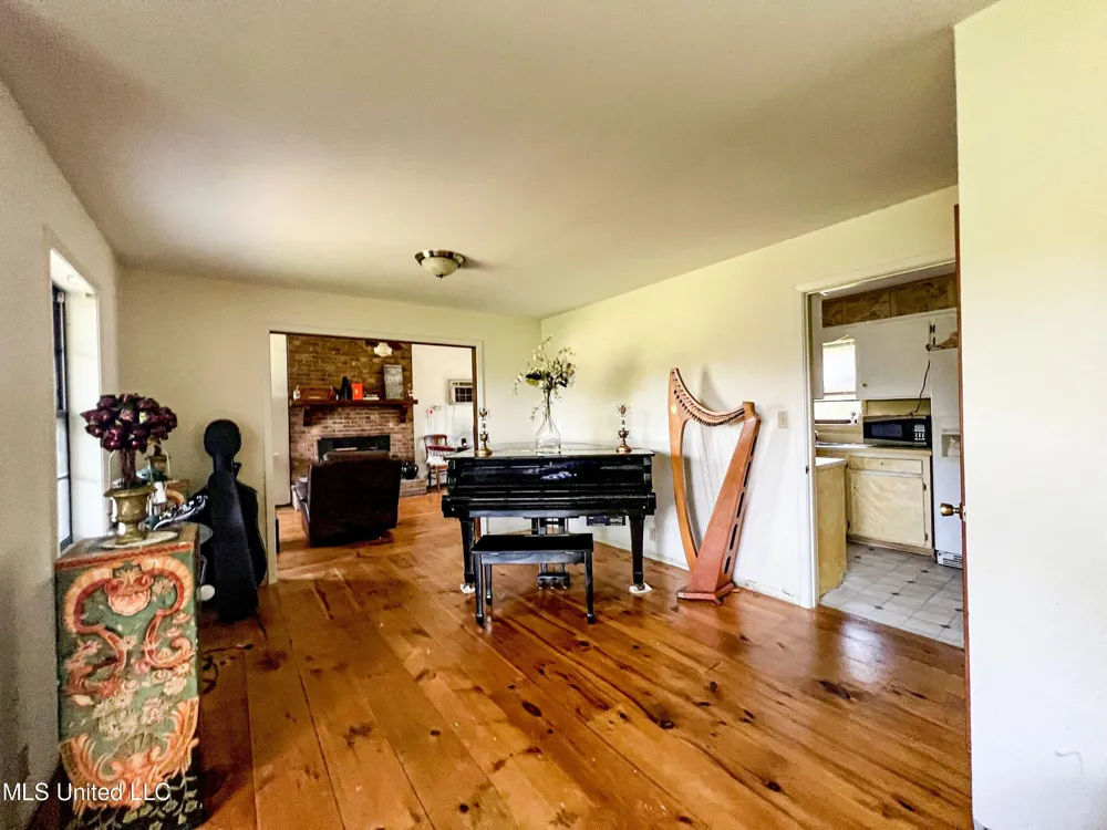 14912 Ms 35 Batesville, MS 38606