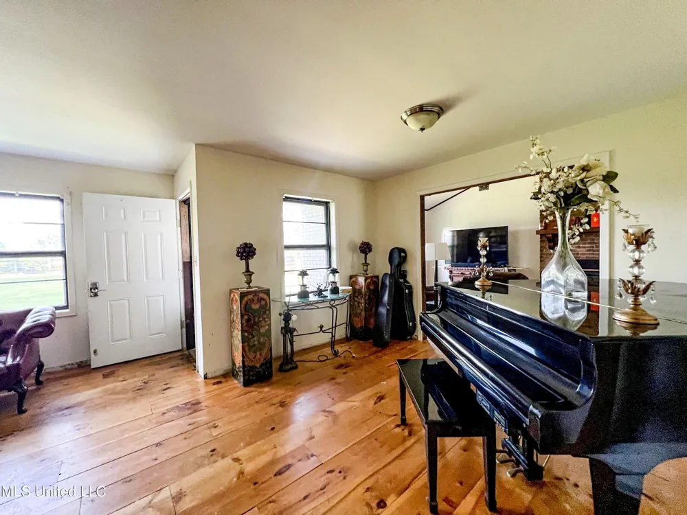 14912 Ms 35 Batesville, MS 38606