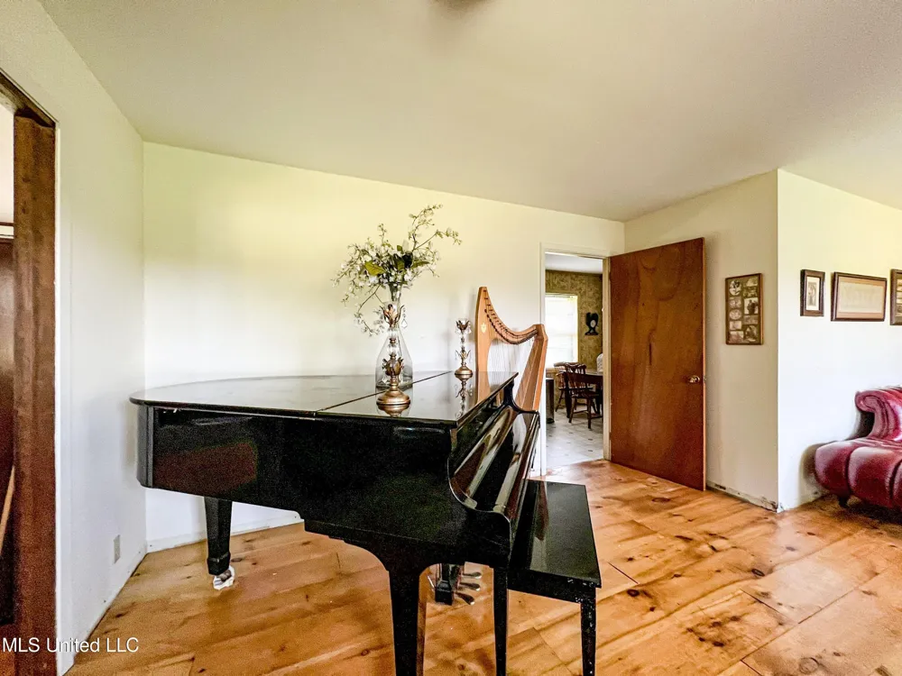 14912 Ms 35 Batesville, MS 38606