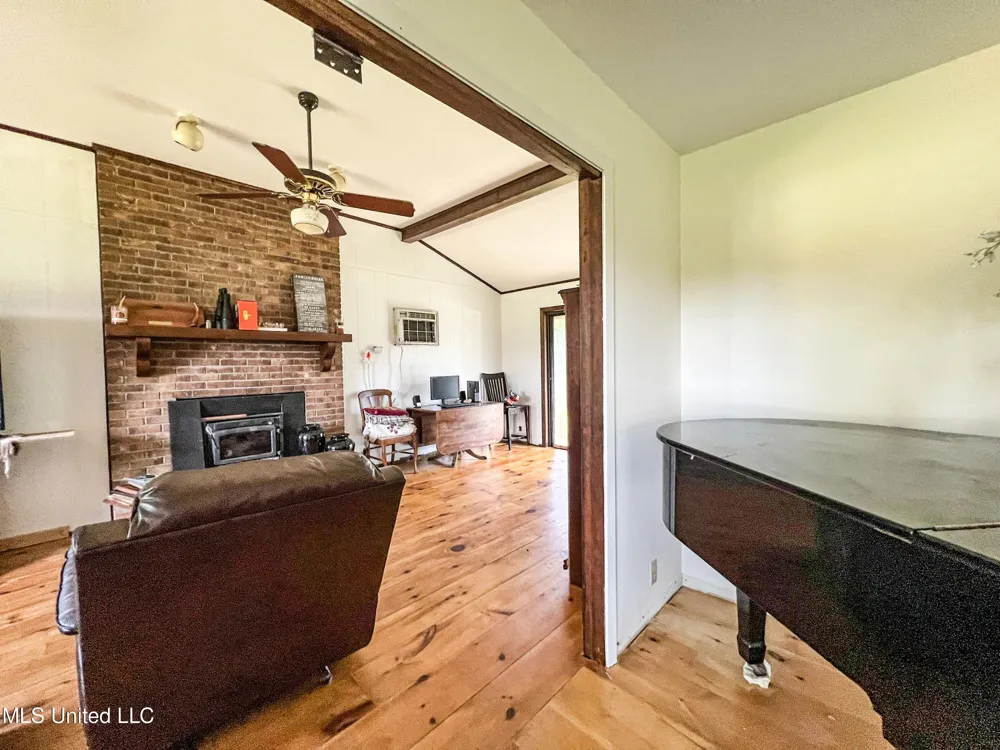 14912 Ms 35 Batesville, MS 38606