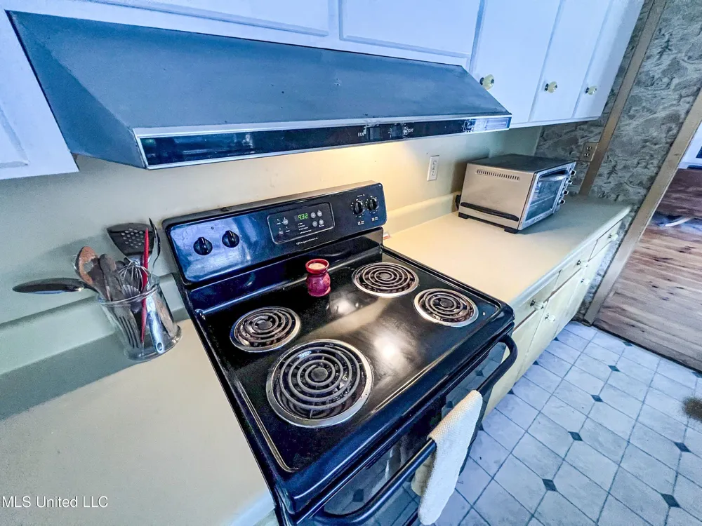 14912 Ms 35 Batesville, MS 38606