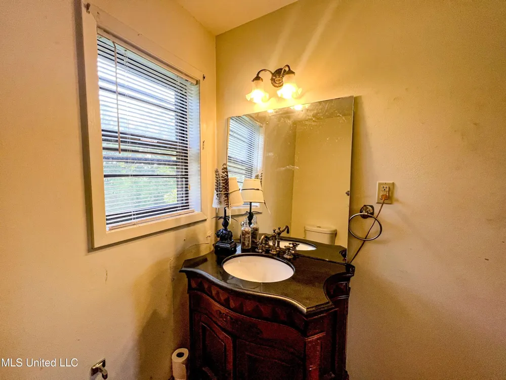 14912 Ms 35 Batesville, MS 38606