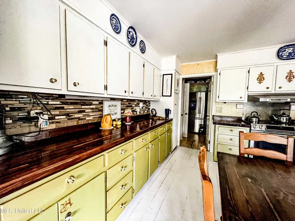 14912 Ms 35 Batesville, MS 38606