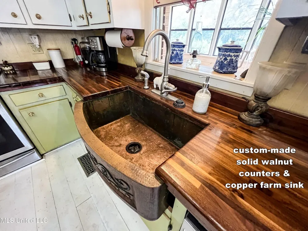 14912 Ms 35 Batesville, MS 38606