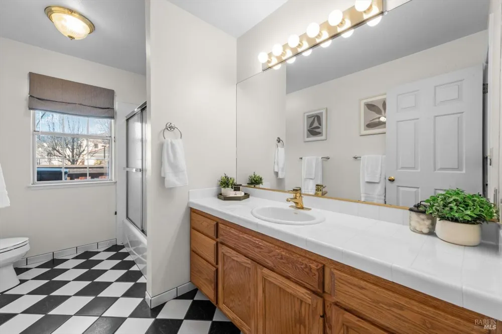 2004 Oak Circle Yountville, CA 94599