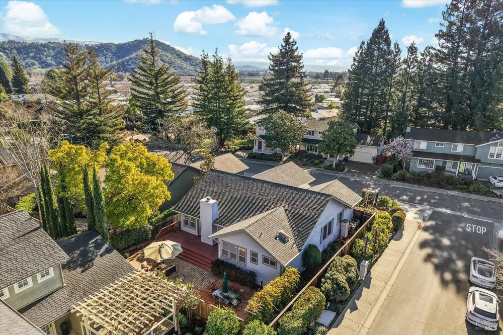 2004 Oak Circle Yountville, CA 94599
