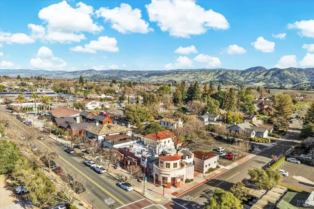 2004 Oak Circle Yountville, CA 94599