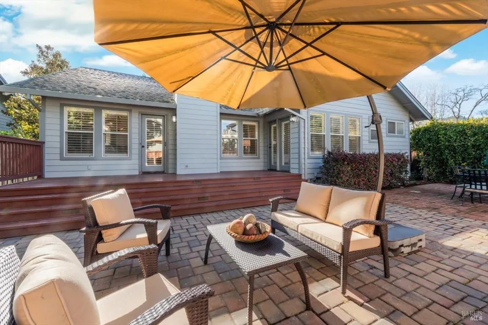 2004 Oak Circle Yountville, CA 94599