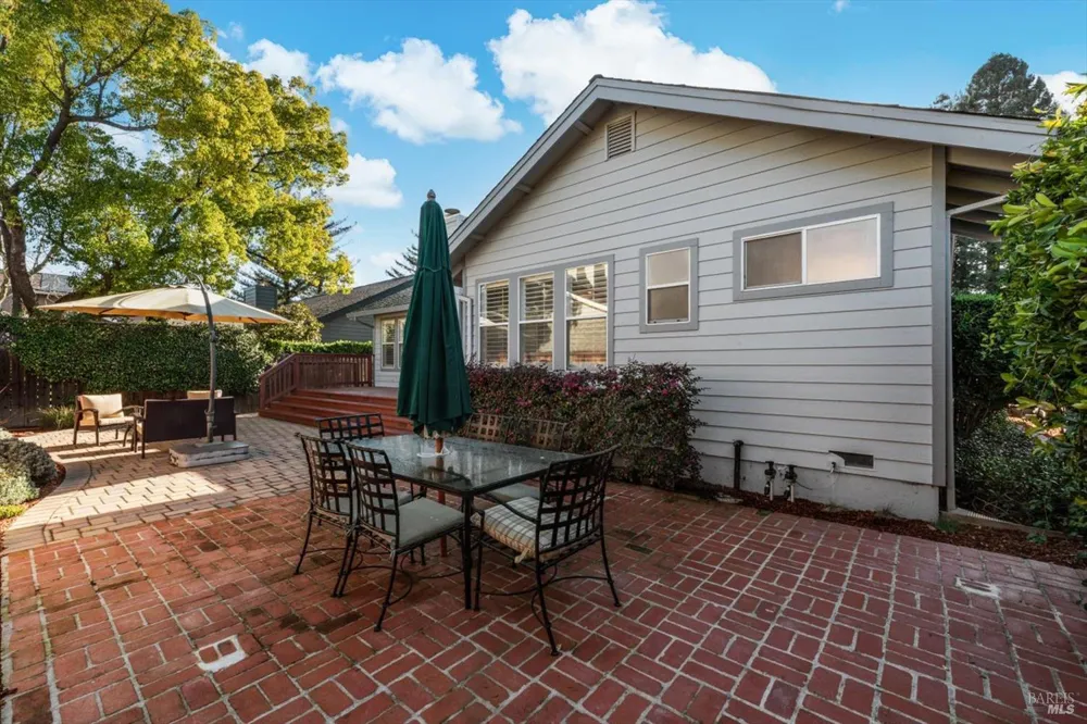 2004 Oak Circle Yountville, CA 94599