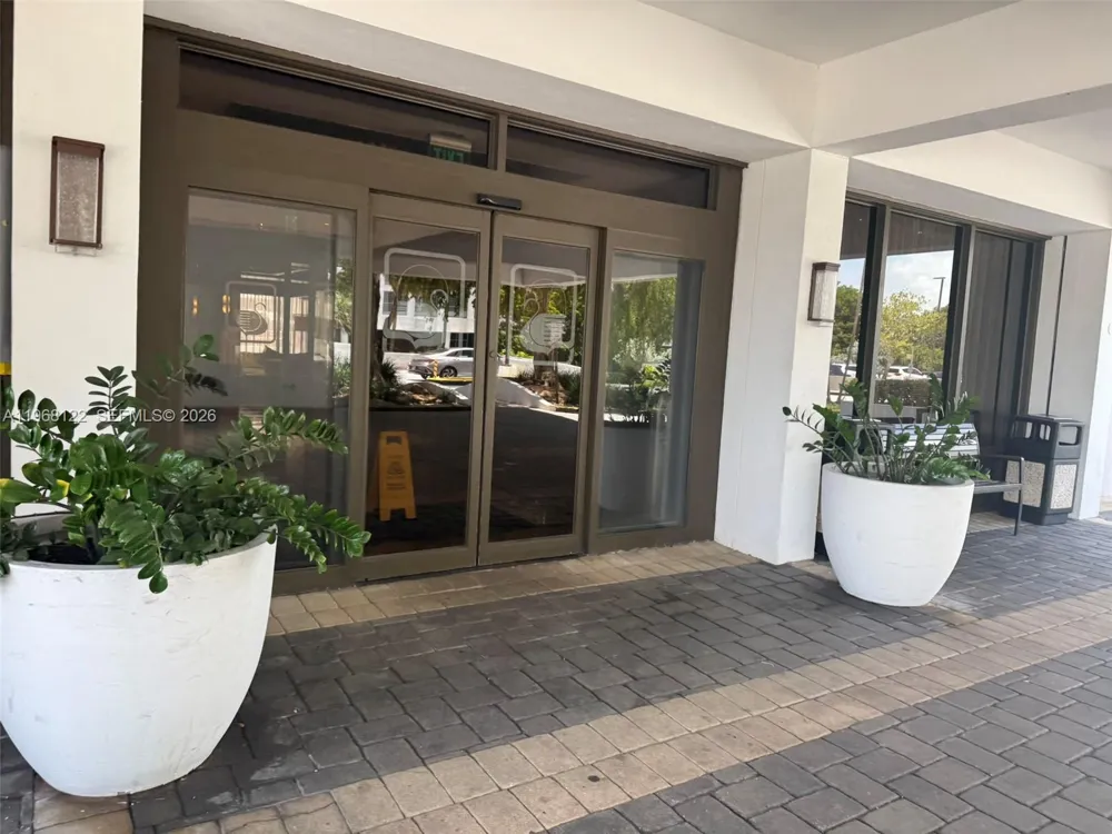 600 NE 36th St #820 Miami, FL 33137