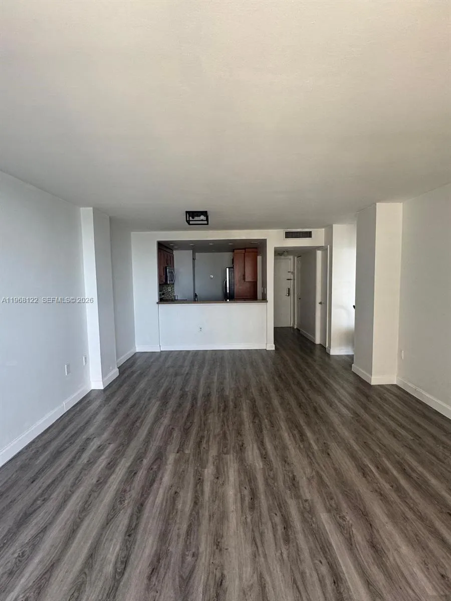600 NE 36th St #820 Miami, FL 33137