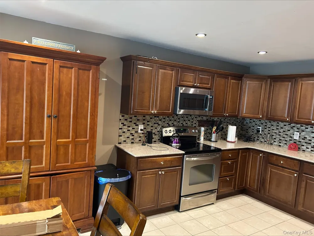 1458 Hummel Avenue Holbrook, NY 11741
