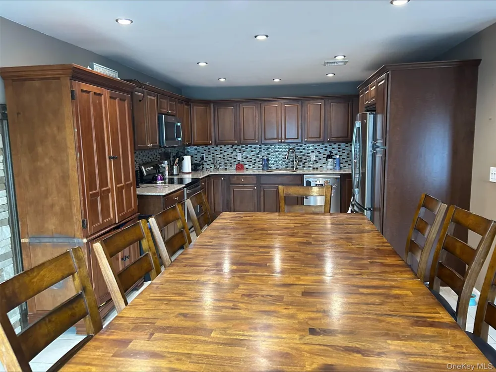 1458 Hummel Avenue Holbrook, NY 11741