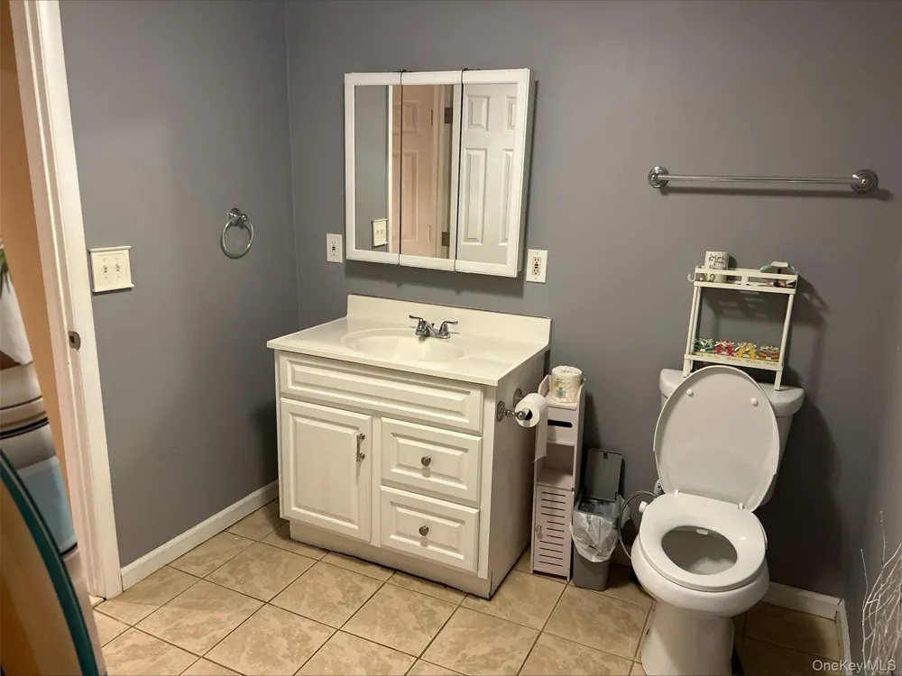 1458 Hummel Avenue Holbrook, NY 11741