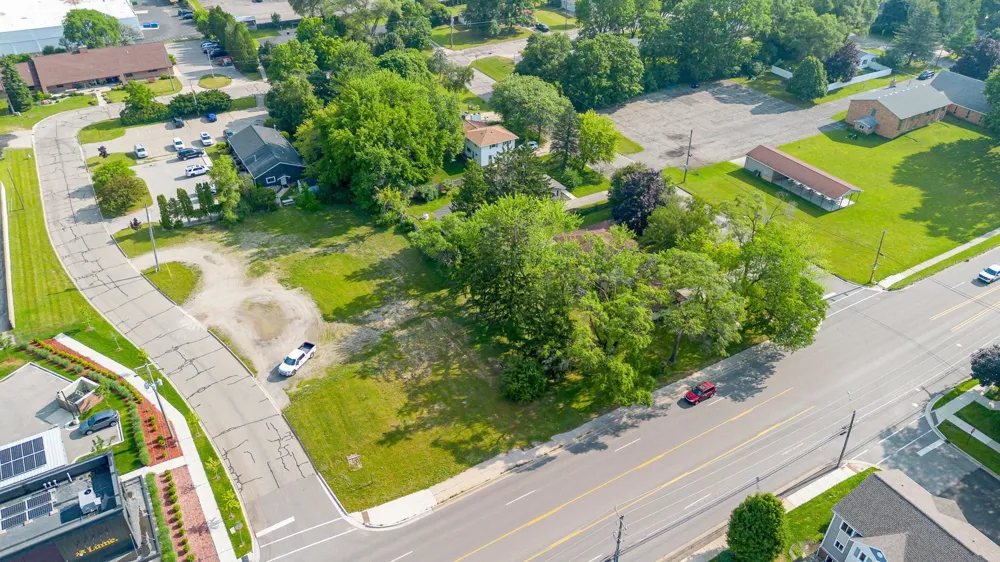 915 E Broomfield Road Mt Pleasant City, MI 48858