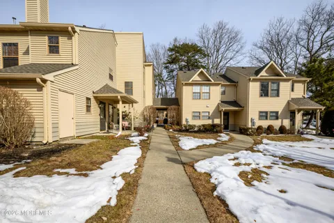 105 Whispering Oaks Way