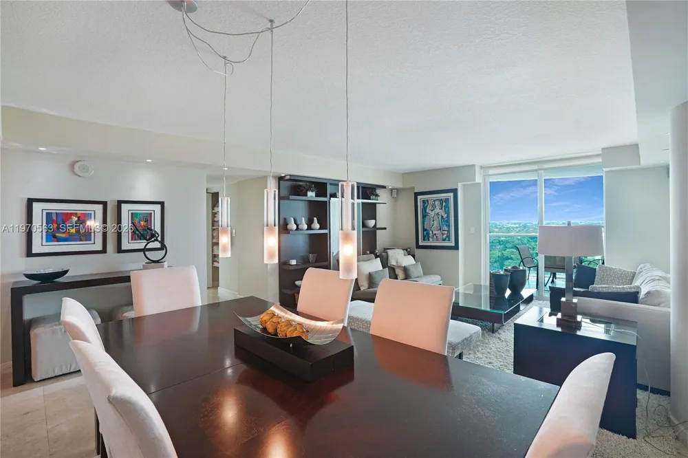 2101 Brickell Ave #1812 Miami, FL 33129