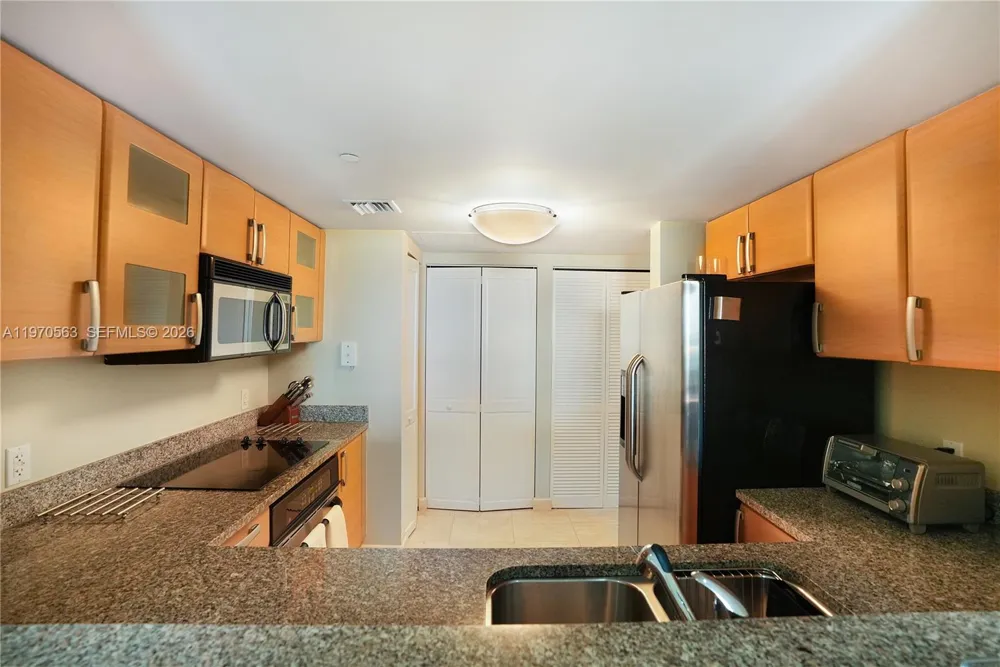 2101 Brickell Ave #1812 Miami, FL 33129