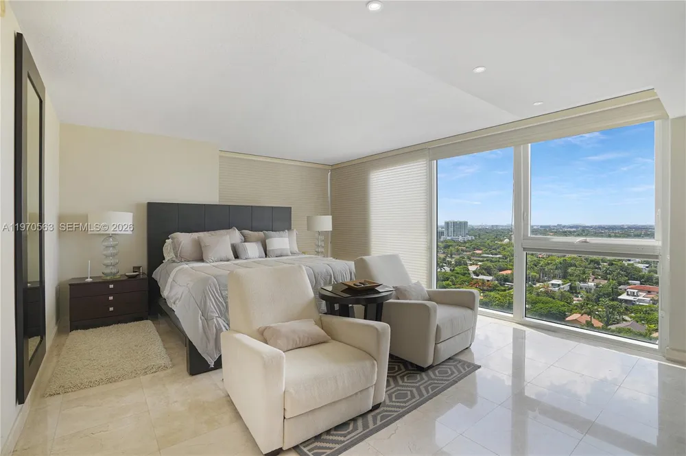 2101 Brickell Ave #1812 Miami, FL 33129
