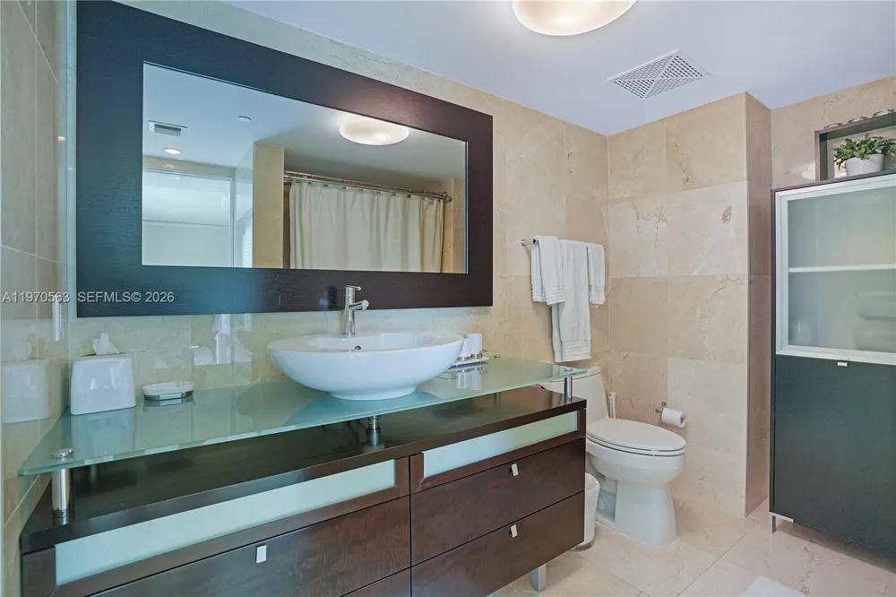 2101 Brickell Ave #1812 Miami, FL 33129