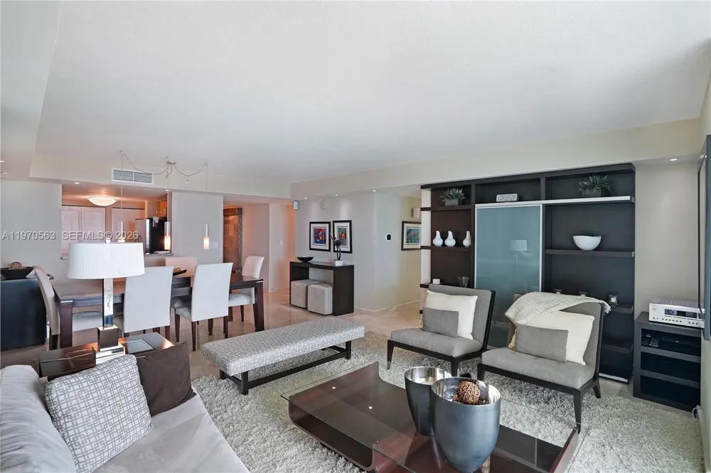2101 Brickell Ave #1812 Miami, FL 33129
