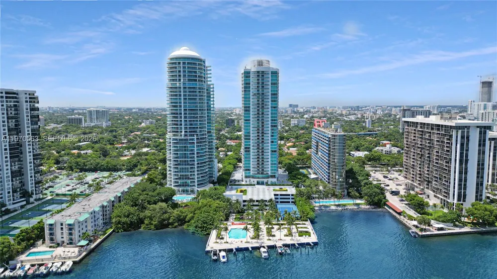 2101 Brickell Ave #1812 Miami, FL 33129