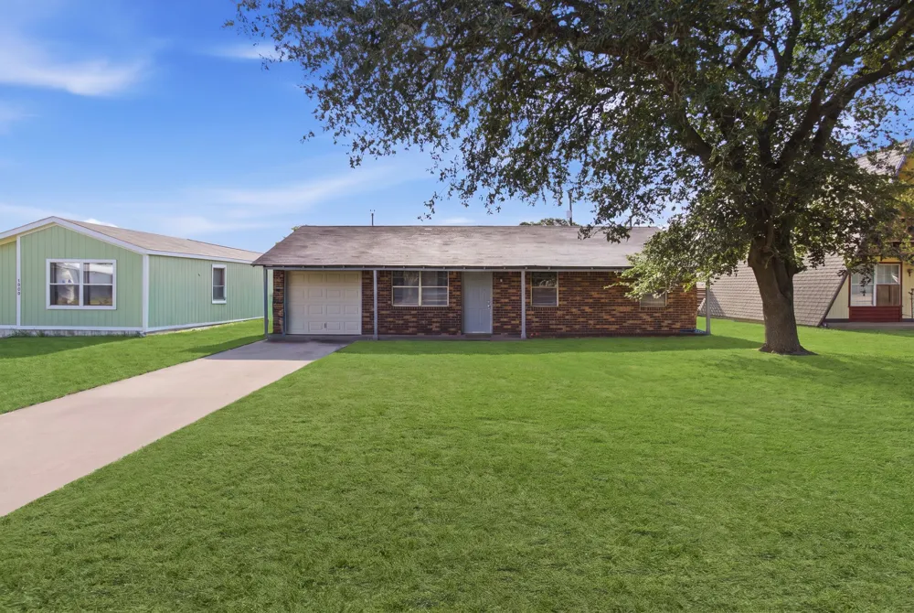 1836 Coral Road Pelican Bay, TX 76020
