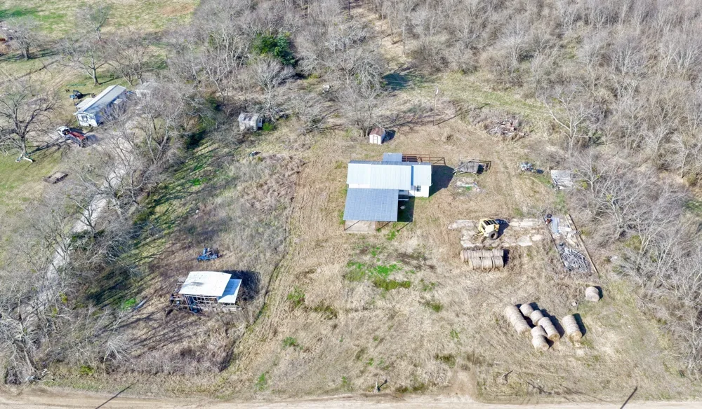 5194 County Road 15200 Deport, TX 75435