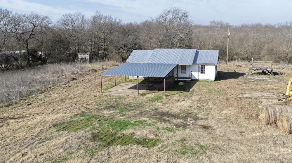 5194 County Road 15200 Deport, TX 75435
