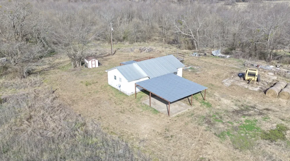 5194 County Road 15200 Deport, TX 75435