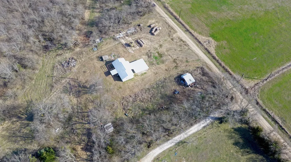 5194 County Road 15200 Deport, TX 75435