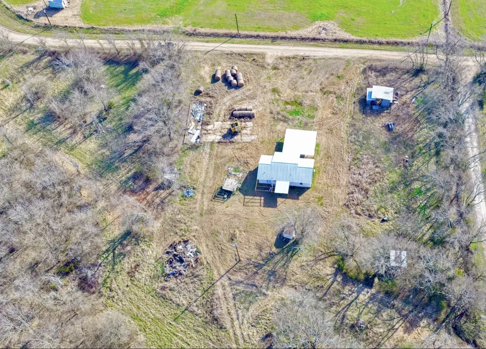 5194 County Road 15200 Deport, TX 75435