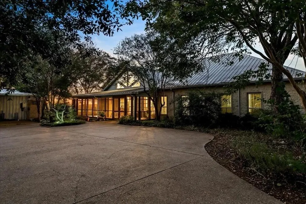 1179 E FM 813 Palmer, TX 75152