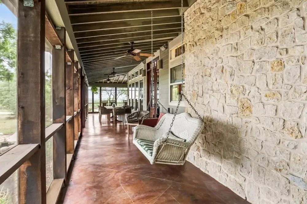 1179 E FM 813 Palmer, TX 75152