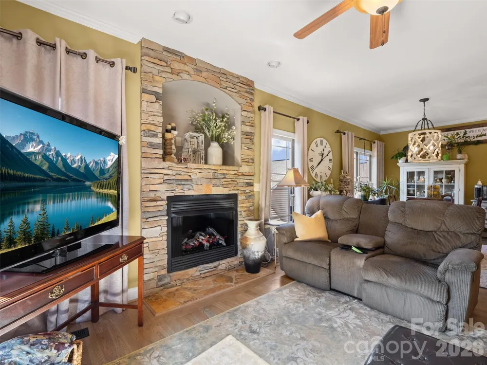 21 Jeff Drive Asheville, NC 28806
